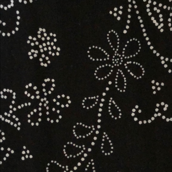 LuLaRoe OS Leggings- Black & White Floral - Picture 2 of 2